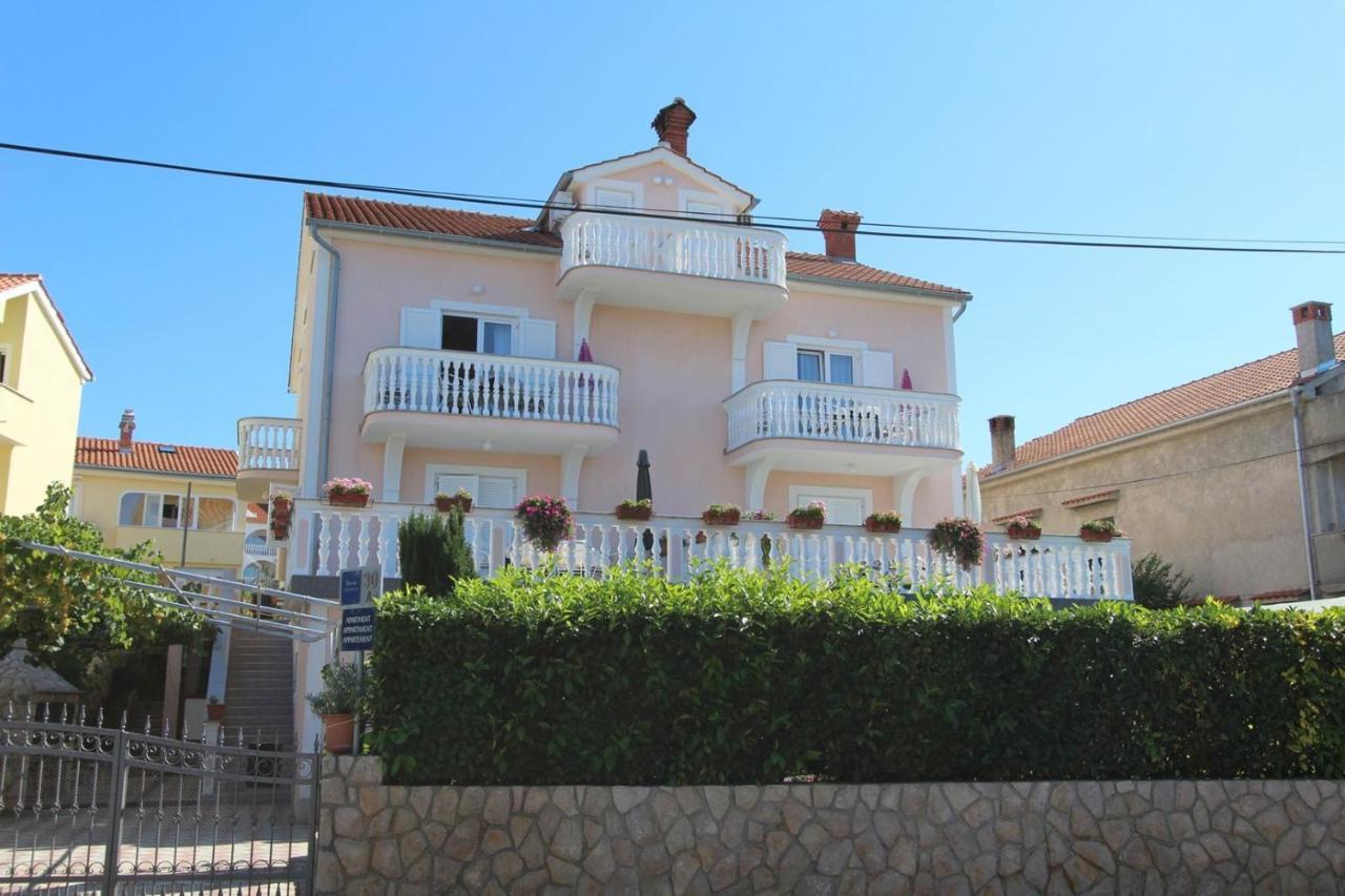 Apartments Ravlic Ana Malinska Exterior foto