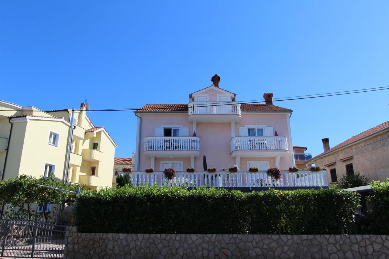 Apartments Ravlic Ana Malinska Exterior foto